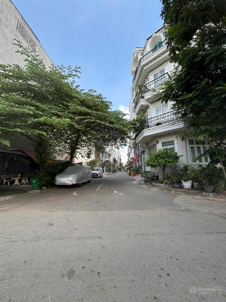 Bán đất hoàng quốc việt, 62m2, mặt tiền 5m, đường nhựa 8m. phú mỹ hưng, gần cầu phú mỹ 2