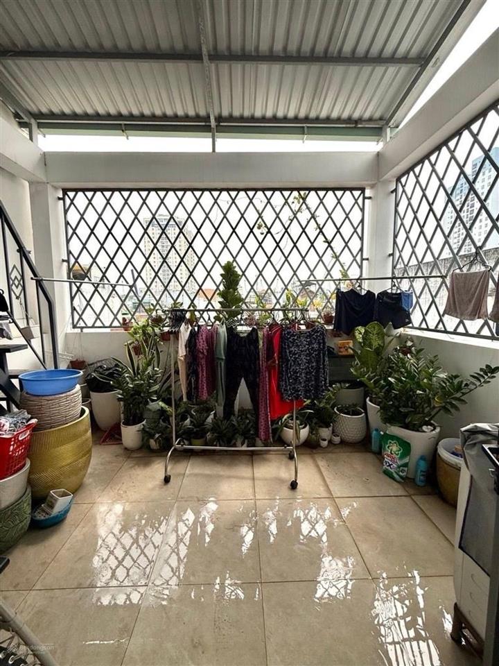 Bán nhà 3 tầng lâm văn bền, xe hơi 7 chỗ đậu cửa, mặt tiền hơn 4m, có sân thượng, giá 8.95 tỷ