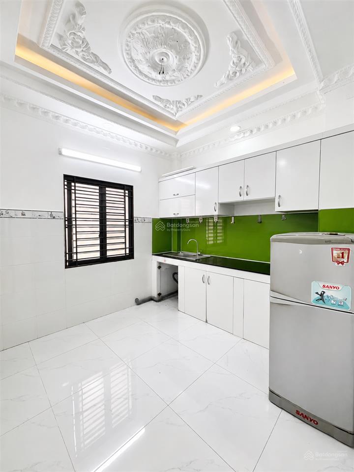 Bán nhà 3 tầng, 4 phòng ngủ, xe hơi 7 chỗ đậu trước cổng, huỳnh tấn phát, 4,2 tỷ