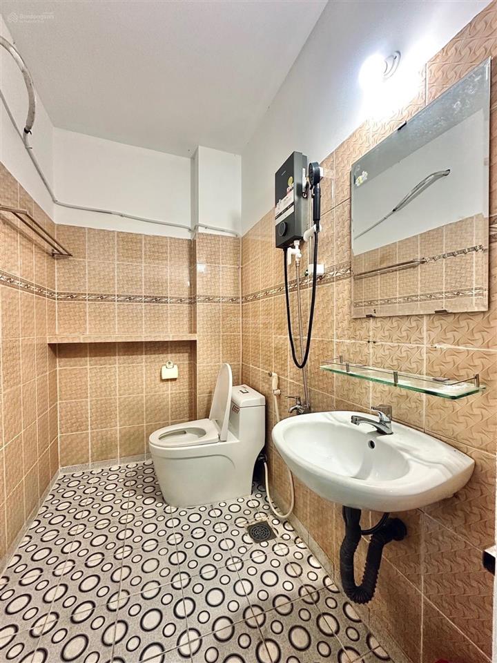 Hơn 7 tỷ, nhà đẹp ở ngay khu tân sơn nhì  4x15 vuông vức 3pn, hẻm 7m oto ngủ nhà.