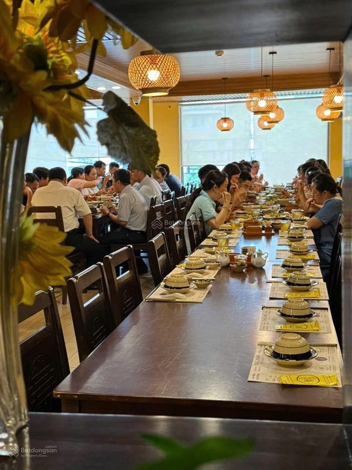 Mặt tiền khu tây thạnh đường 20m  8x19m, 6 tầng  khu mua bán, kinh doanh. giá hơn 30 tỷ