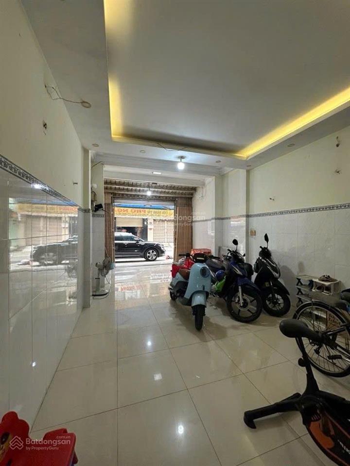 Mtkd phú thọ hòa  4.2x22 (hậu 7.8, vuông vức)  có hẻm sau 5m  sổ 116m2  giá chỉ 190tr/m2 còn tl