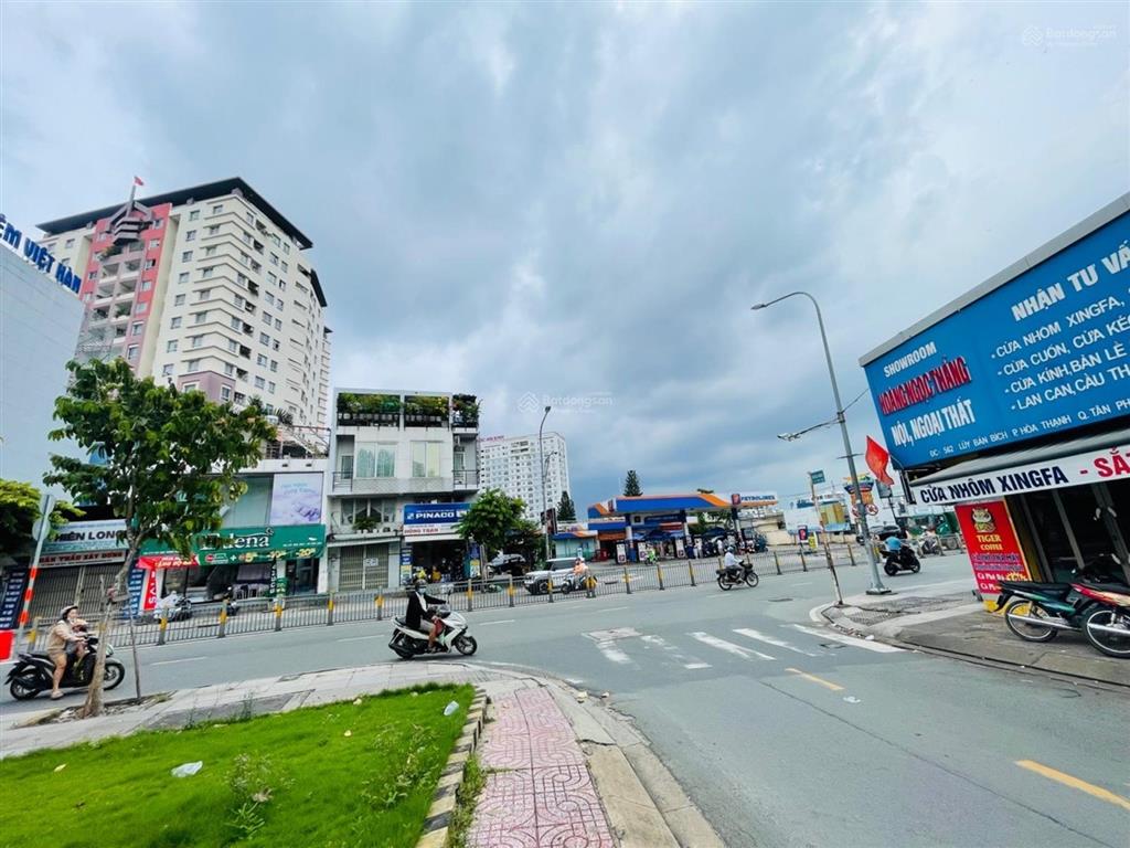 Khuôn đất hiếm 340m2  kề bên ubnd tân phú cũ  nhựa 8m thông thoại ngọc hầu. chào hơn 30 tỷ