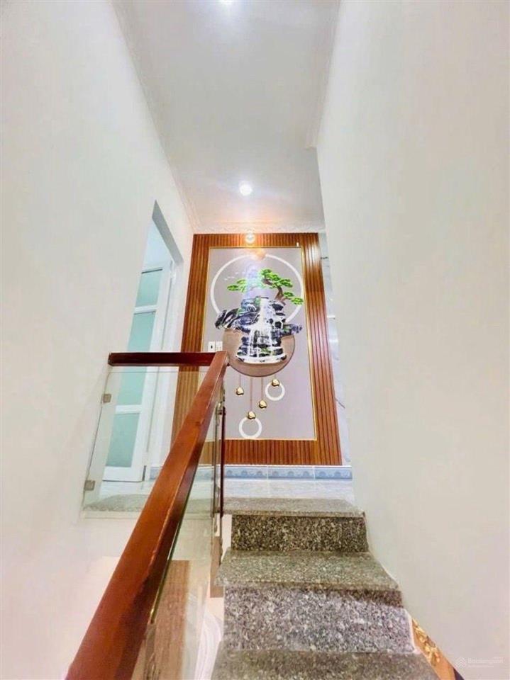 Nhà mới hoàn thiện chỉ 2.29 tỷ hẻm 1902 huỳnh tấn phát, nhà bè