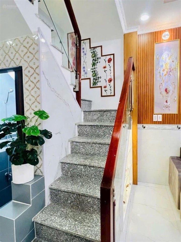 Nhà mới hoàn thiện chỉ 2.29 tỷ hẻm 1902 huỳnh tấn phát, nhà bè