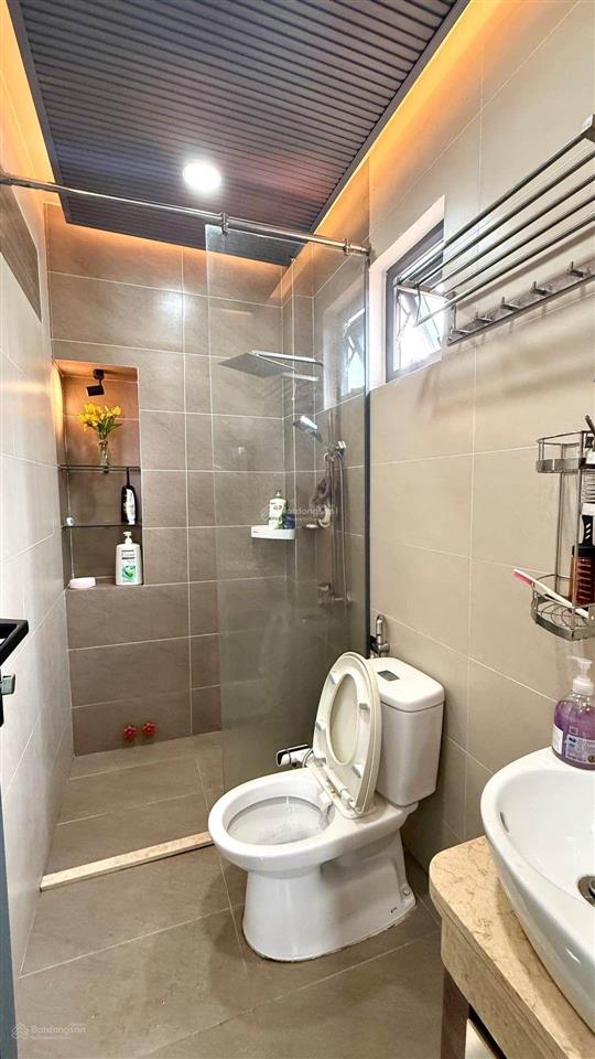 Bán nhà hẻm ô tô trung tâm quận 4 chỉ 5,7 tỷ