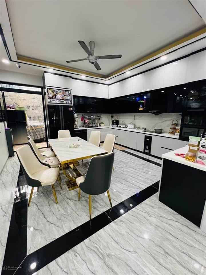 Bán siêu phẩm nhà phố 4 tầng có thang máy ý đường nguyễn bình, nhà bè (gần mặt tiền)