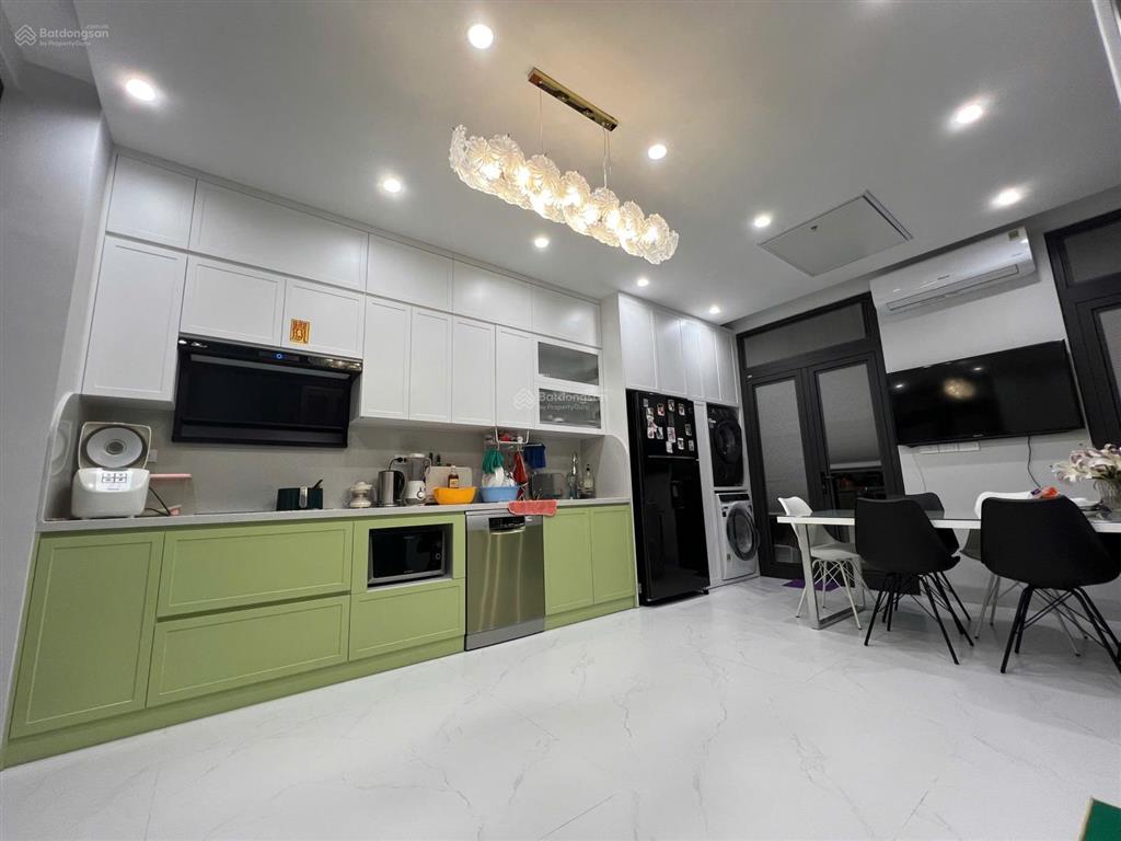 Cho thuê căn liền kề có thang máy vinhomes oecean park hà nội