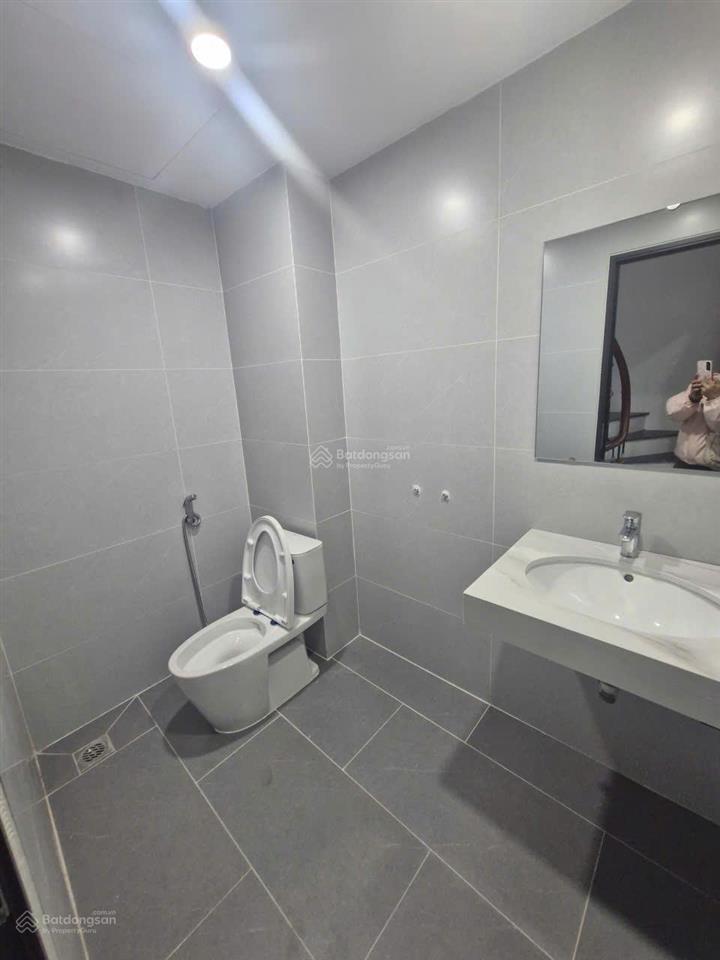 Chính chủ cho thuê nhà phân lô nguyễn văn huyên  nghĩa đô, 100m x 5t, thông sàn, oto đỗ cửa, 30tr