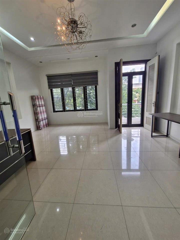 Chính chủ cho thuê nhà phân lô nguyễn văn huyên  nghĩa đô, 100m x 5t, thông sàn, oto đỗ cửa, 30tr