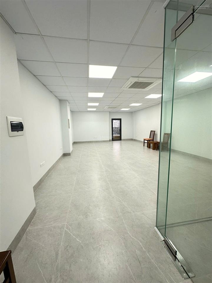 Chính chủ cho thuê nhà mới lạc long quân, xuân la 75m2x6t, mt 5m, thông sàn, thang máy, oto đỗ 28tr