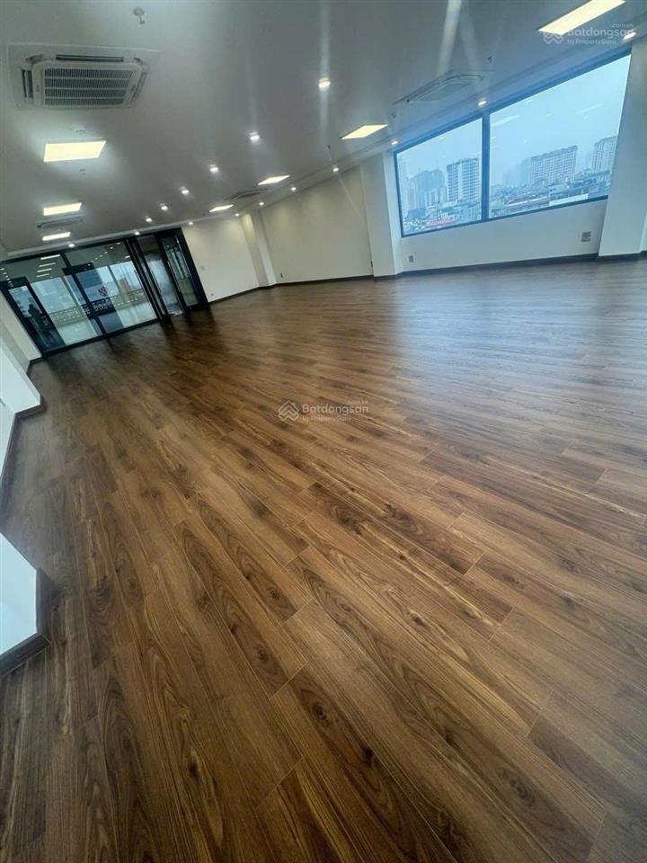 Chính chủ cho thuê nhà nghĩa đôhoàng quốc việt, 75m2x7t, mt 5m thông sàn thang máy ô tô đỗ 35tr/th