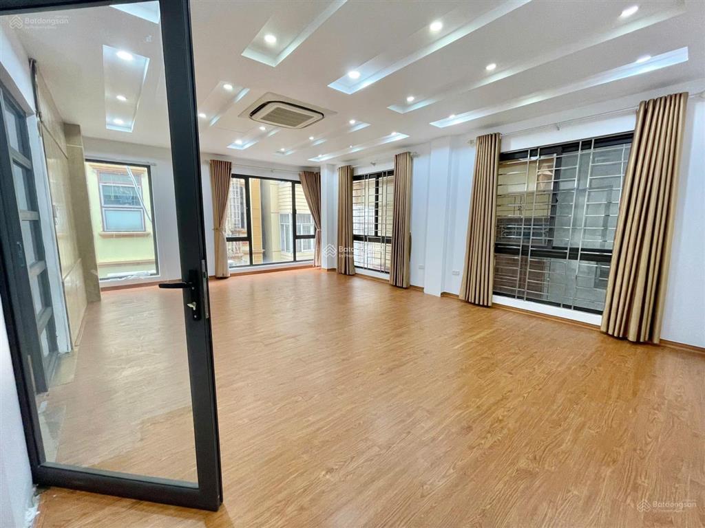 Cho thuê văn phòng phố yên lãng đống đa sàn 70m2 full kính cực đẹp nhà mới giá rẻ nhất quận 15tr