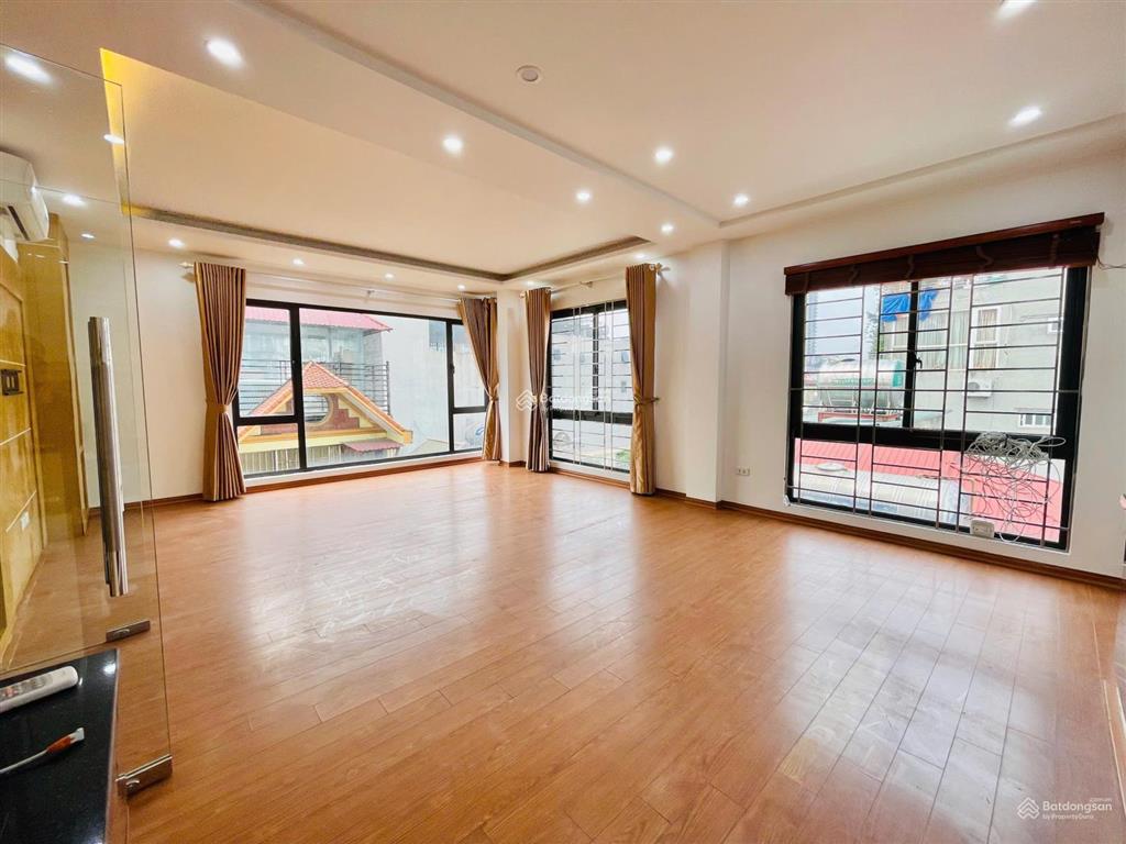 Cho thuê văn phòng phố yên lãng đống đa sàn 70m2 full kính cực đẹp nhà mới giá rẻ nhất quận 15tr