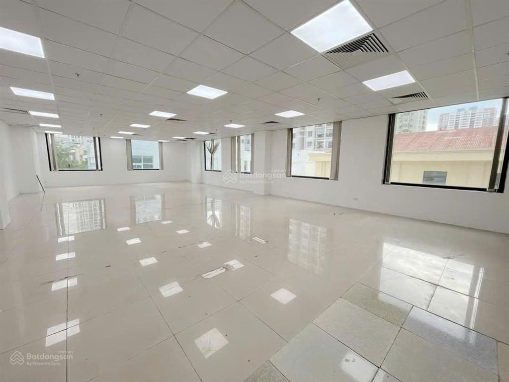 Cho thuê toà vp lô góc full kính  nguyễn xiển  khuất duy tiến, 150m2x9t, nghiệm thu pccc, 130tr