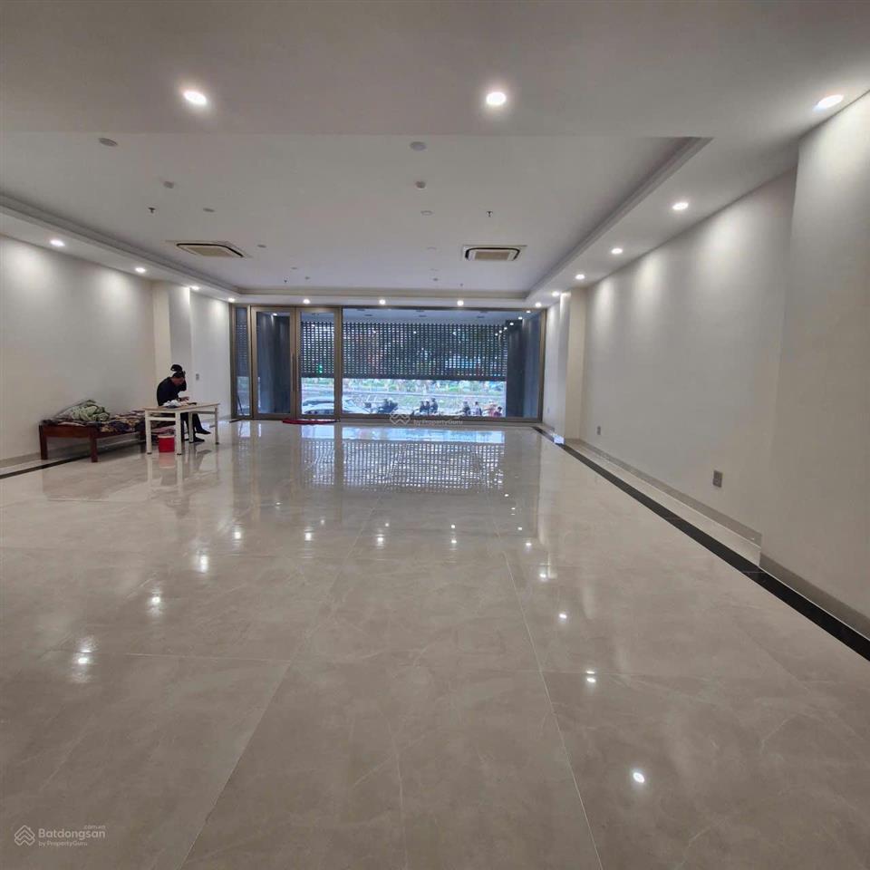 Cho thuê toà vp lô góc full kính  nguyễn xiển  khuất duy tiến, 150m2x9t, nghiệm thu pccc, 130tr