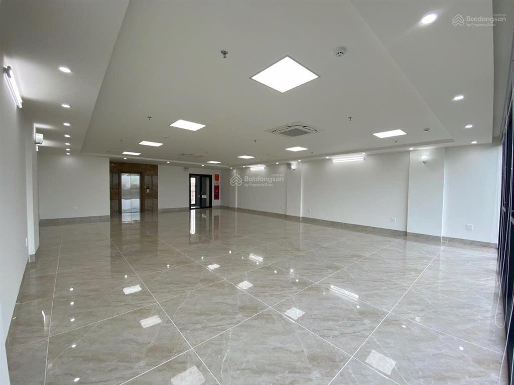 Chính chủ cho thuê nhà phân lô mới tinh quan nhân, 80m x 9 tầng, thông sàn, thang máy, 45tr