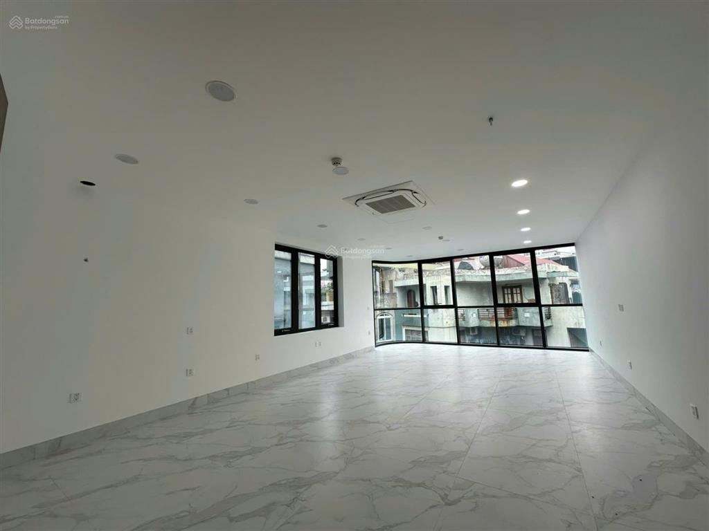 Cho thuê nhà mới nguyễn thị thập  trung hoà, 80m2x6t thang máy, thông sàn, ô tô đỗ thoải mái, 40tr