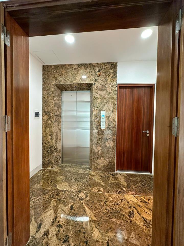 Cho thuê nhà mới nguyễn thị thập  trung hoà, 80m2x6t thang máy, thông sàn, ô tô đỗ thoải mái, 40tr