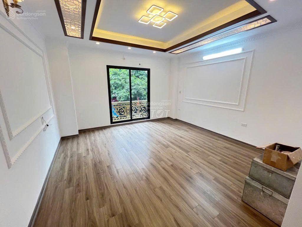 Chính chủ cho thuê nhà phân lô trung kính, 50m x 5 tầng, ô tô đỗ cửa, ngõ thông thoáng, giá 20tr