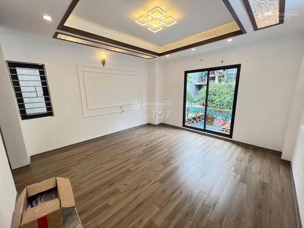 Chính chủ cho thuê nhà phân lô trung kính, 50m x 5 tầng, ô tô đỗ cửa, ngõ thông thoáng, giá 20tr