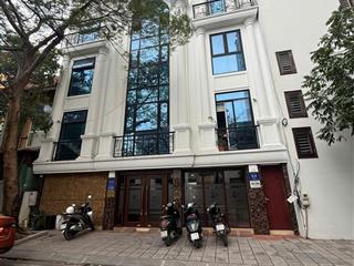 Cho thuê nhà mễ trì 140m2x5 tầng, mặt tiền 8m, thông sàn, thang máy, vỉa hè rộng, mọi mô hình, 60tr