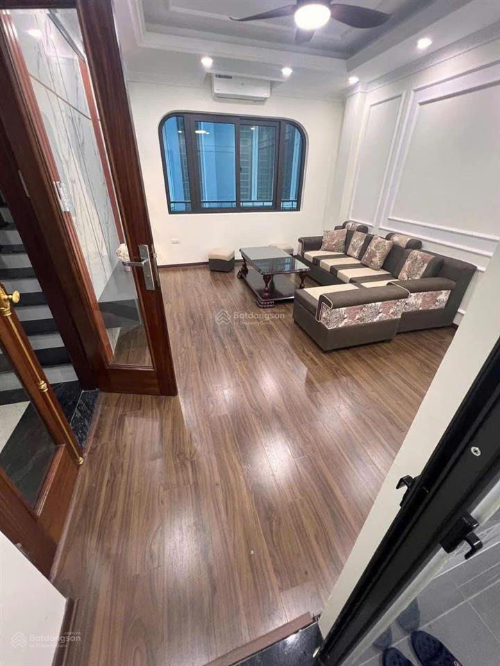 Cho thuê nhà vũ trọng phụng, nhân chính 50m2 x 6 tầng, oto đỗ cửa, full điều hoà nl, thang máy 22tr