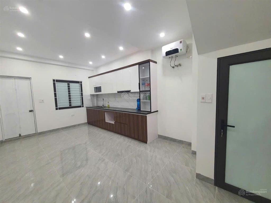 Chính chủ cho thuê nhà nguỵ như kon tum  khuất duy tiến, 60m2 x 5 tầng, nhà thoáng, ngõ rộng, 18tr