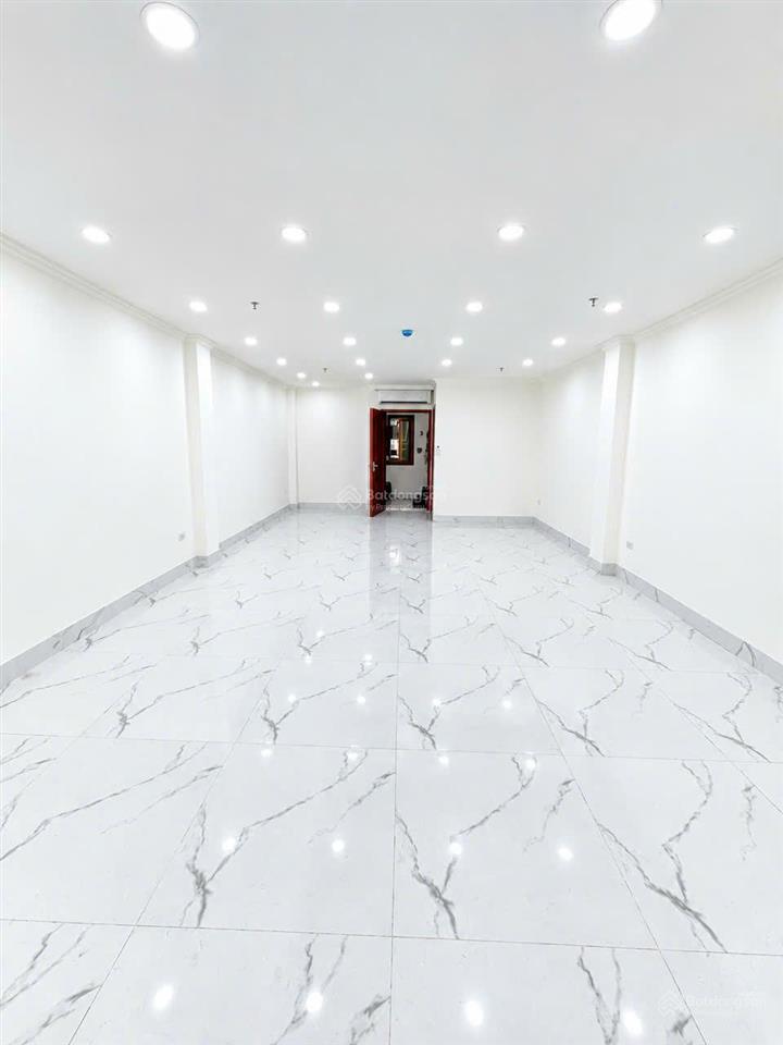 Chính chủ cho thuê nhà mới tinh hoàng ngân, 90m2 x 6 tầng, thông sàn, thang máy, oto đỗ cửa 50tr/th