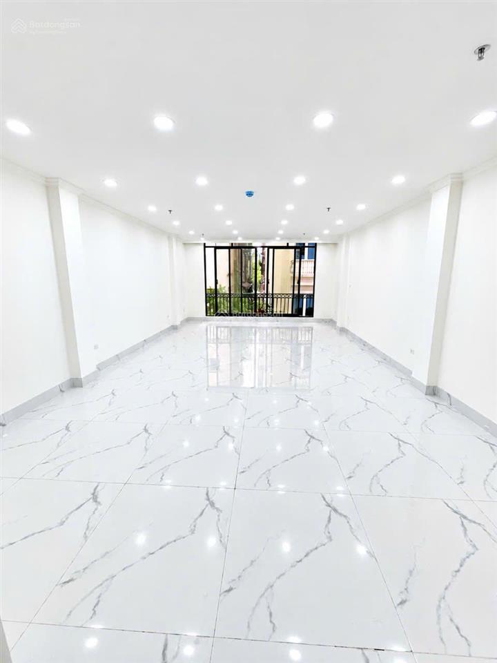 Chính chủ cho thuê nhà mới tinh hoàng ngân, 90m2 x 6 tầng, thông sàn, thang máy, oto đỗ cửa 50tr/th