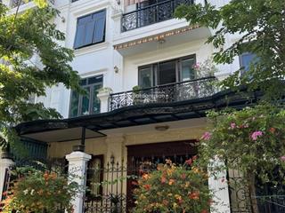 Cho thuê nhà đỗ quang  cầu giấy 80m2  5 tầng, xe tải thỏa mái, nhà mới king coong, 25tr/th