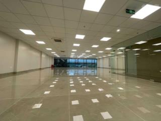 Cho thuê tòa nhà phố lê văn lương  200m2, 9 tầng, có hầm, mặt tiền 10m, pccc chuẩn, nhận diện tốt