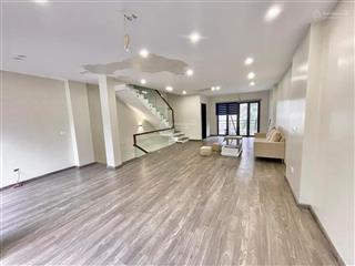 Cho thuê nhà nguyên hồng  láng hạ 70m2, 5 tầng, phân lô thông tứ phía, hợp vp, kd tốt, 25tr/th