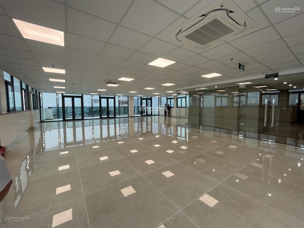 Cho thuê mặt phố lê văn lương  thanh xuân 200m23 tầng, 1 hầm, pccc thẩm định, mặt tiền khủng 10m