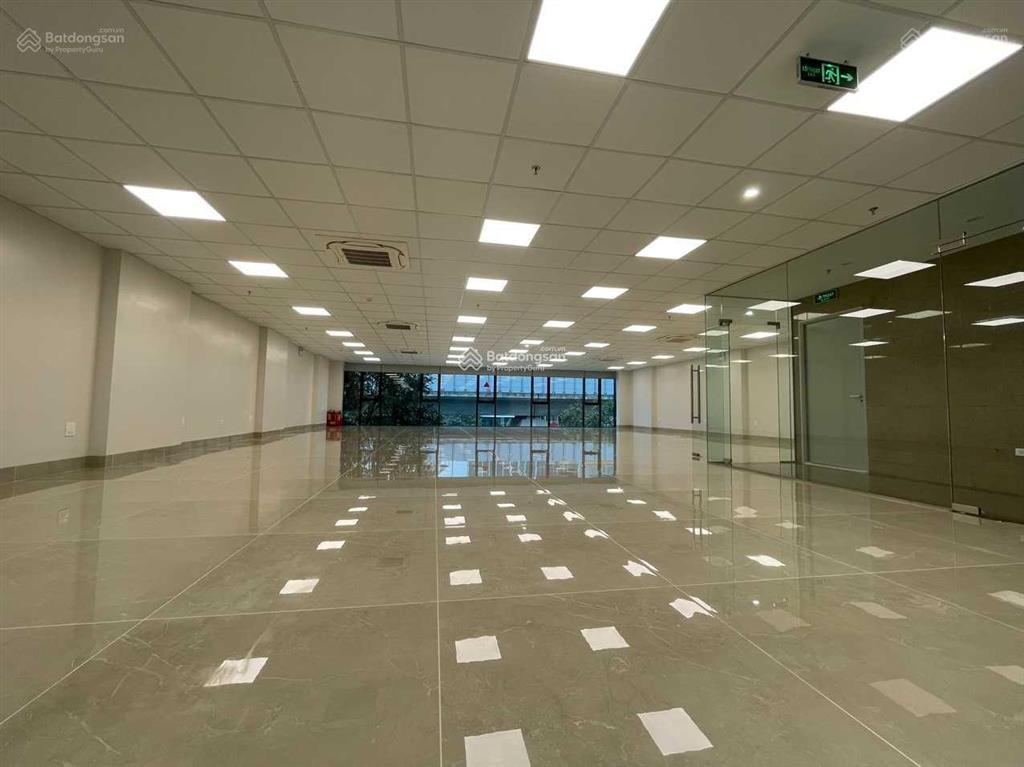 Cho thuê mặt phố lê văn lương  thanh xuân 200m23 tầng, 1 hầm, pccc thẩm định, mặt tiền khủng 10m