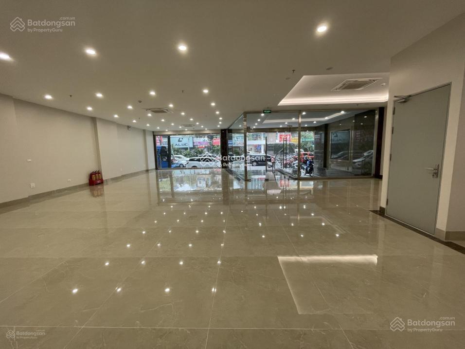 Cho thuê tòa nhà mặt phố lê văn lương 200m2 8 tầng, 1 hầm, mặt tiền 10m, pccc thẩm định, 180tr/th