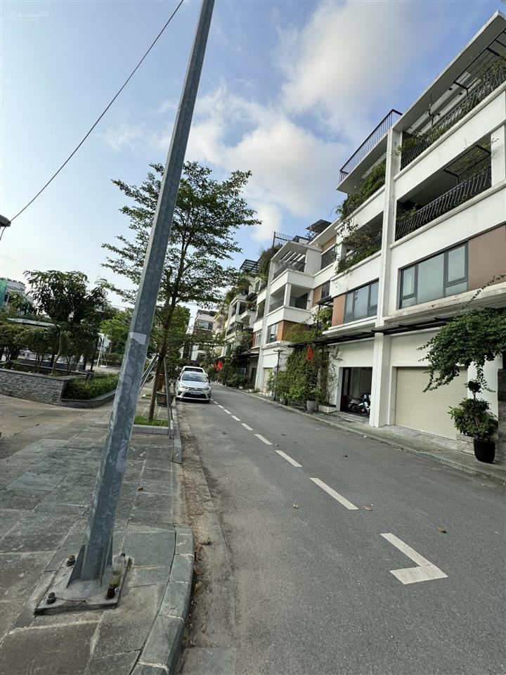 Cho thuê nhà phố minh khai  khu vip nhất hai bà trưng, 90m2 5 tầng, 28tr/th