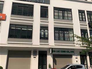 Cho thuê nhà võ chí công thông sang lạc long quân 90m2 6 tầng thang máy, 30tr/th