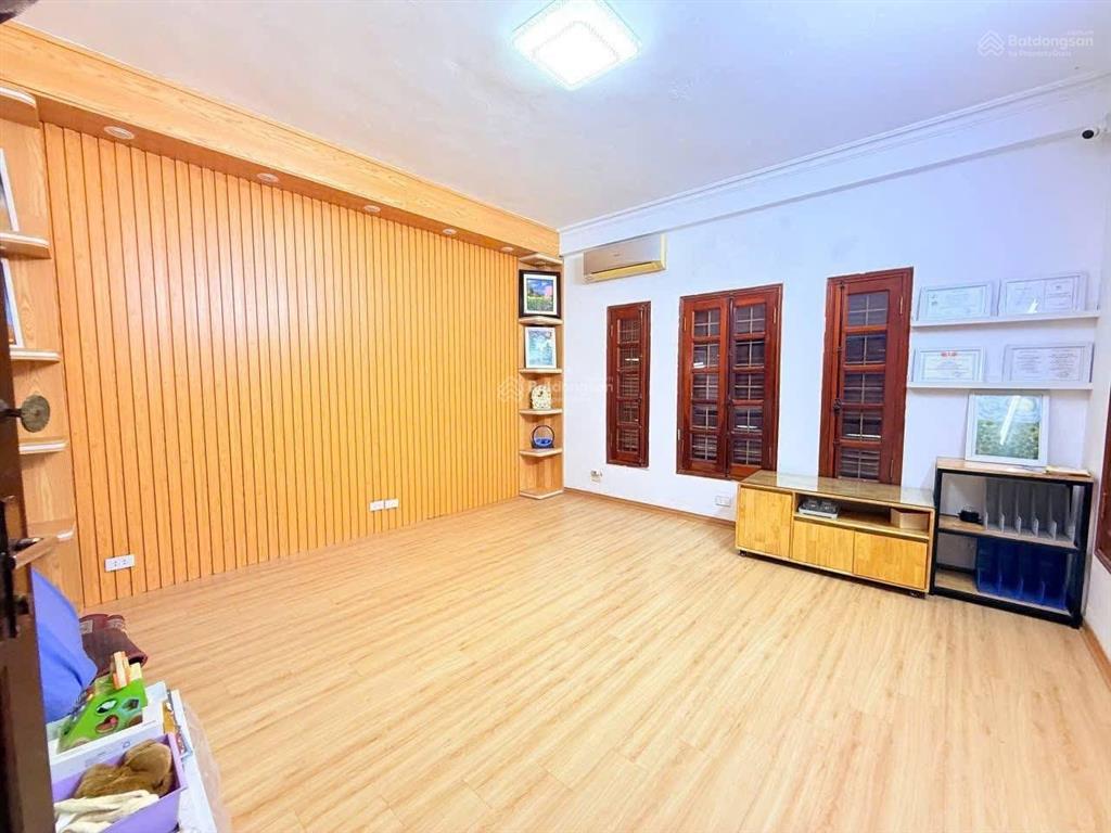 Cho thuê nhà phân lô thông tứ phía phố trung kính đôi, 80m2 4 tầng, 25tr