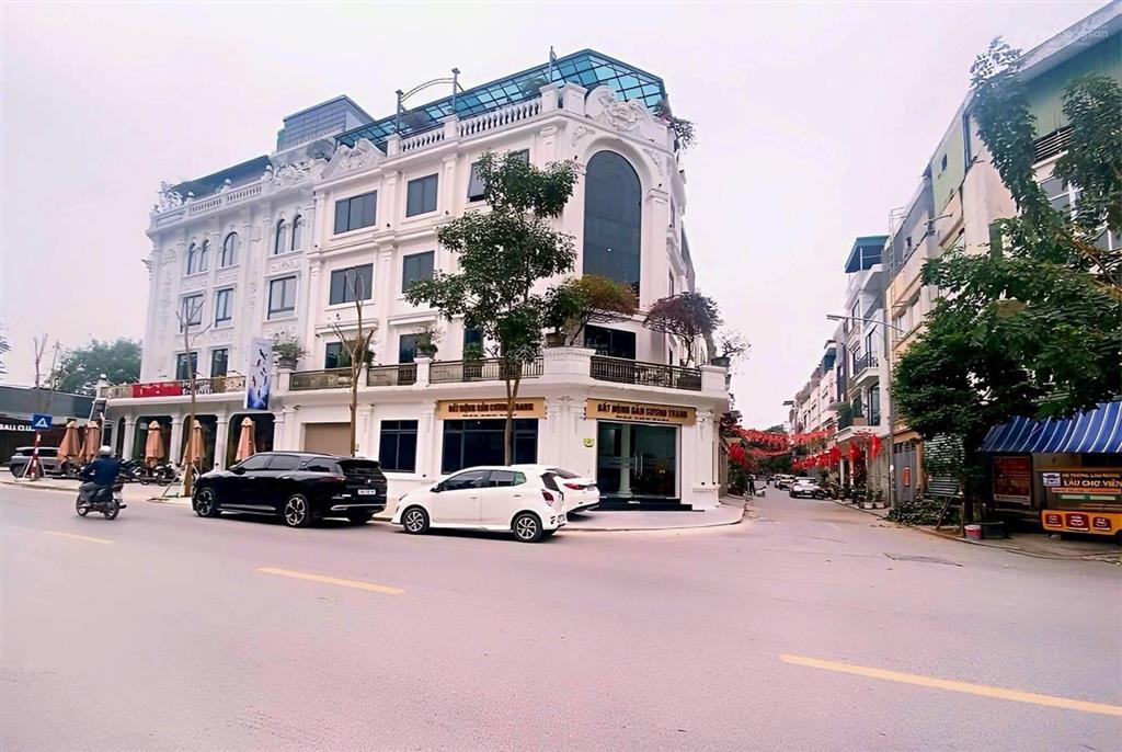 Cho thuê nhà nguyễn xiển khuất duy tiến 180m2  4 tầng, lô góc, khu vip nhất phố