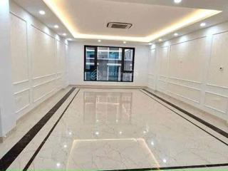 Cho thuê nhà cầu giấy mới toanh 80m2 7 tầng, có hầm, thang máy, thông sàn, 38tr/th