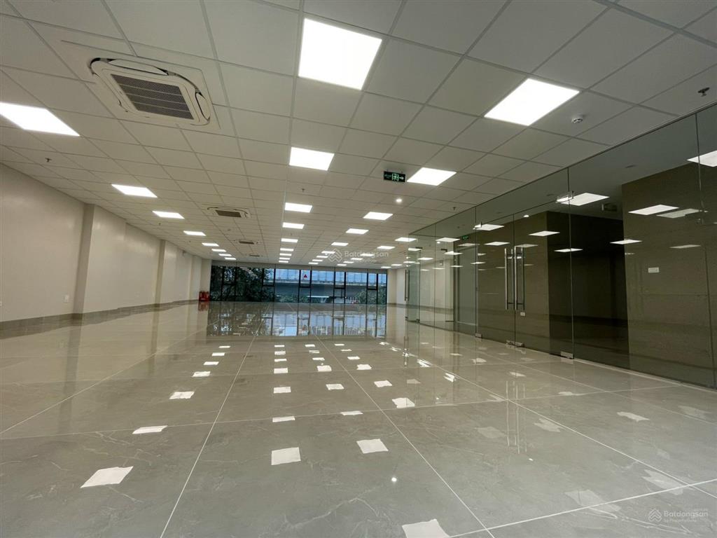 Cho thuê toà nhà nguyễn trãi 170m2 8 tầng, 1 hầm, mặt tiền 10m, pccc thẩm duyệt, 135tr/th