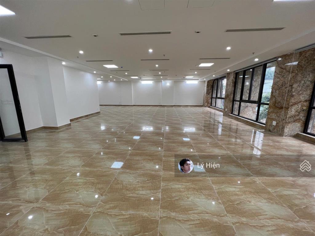 Tòa nhà phố nguyễn trãi  ngã tư sở 160m² 8 tầng có hầm, mặt tiền 10m, vừa hoàn thiện, 138tr/th