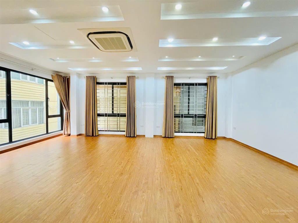 Cho thuê nhà trường chinh  ngã tư sở gần đh y  70m2 7 tầng, thang máy, mặt tiền rộng, 30tr/th