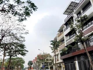 Cho thuê nhà phân lô đội cấn gần linh lang, phan kế bính 85m2 5 tầng, mt rộng, gara 2 ô tô, 32tr