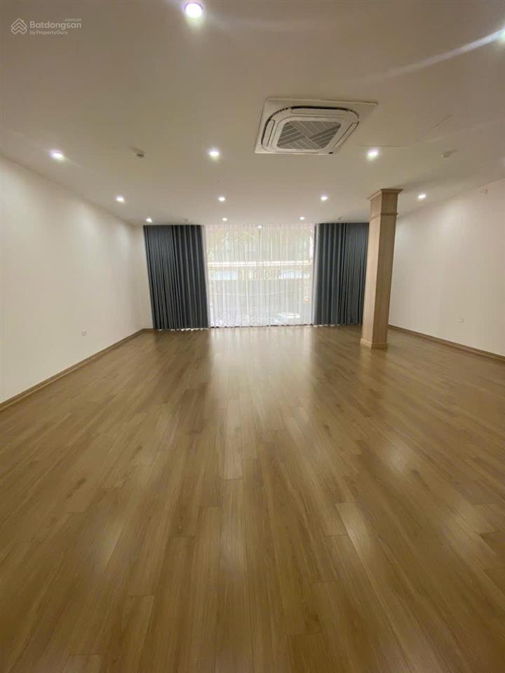 Cho thuê nhà phân lô đội cấn gần linh lang, phan kế bính 85m2 5 tầng, mt rộng, gara 2 ô tô, 32tr