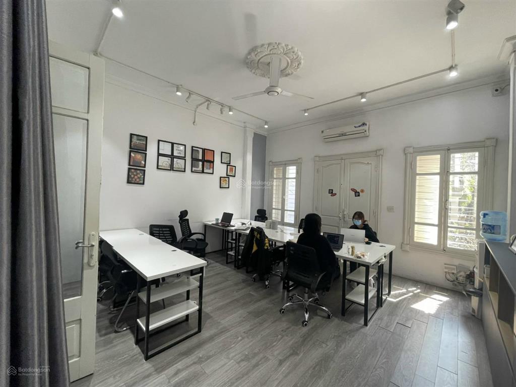 Cho thuê nhà phân lô trung hòavũ phạm hàm 80m2, 5 tầng, có bán hầm để ô tô, đường 4 làn, 25tr/th