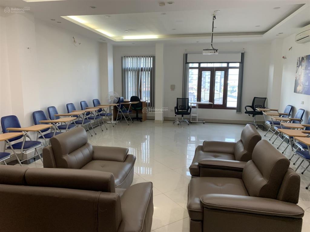 Cho thuê nhà trung kính đôi, yên hòa cầu giấy 100m² 5 tầng, xe tải dừng đỗ, 30tr/th