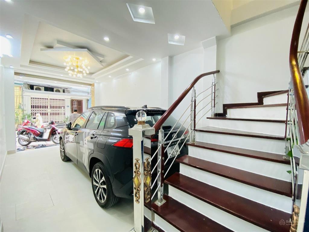 Cho thuê nhà âu cơ  tây hồ 60m2  6 tầng, có thang máy, có gara ô tô  15tr/th