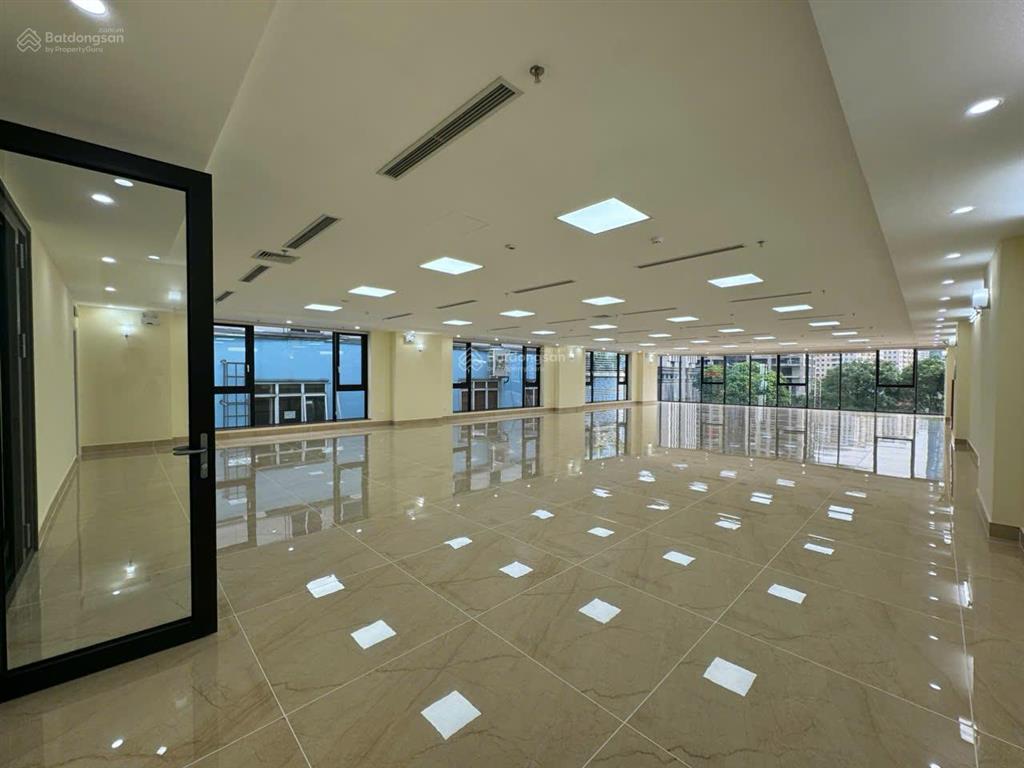 Cho thuê nhà phân lô 120m2 6 tầng mặt tiền 12m, nhà vừa hoàn thiện mới, ô tô đỗ 57 chiếc, 65tr/th
